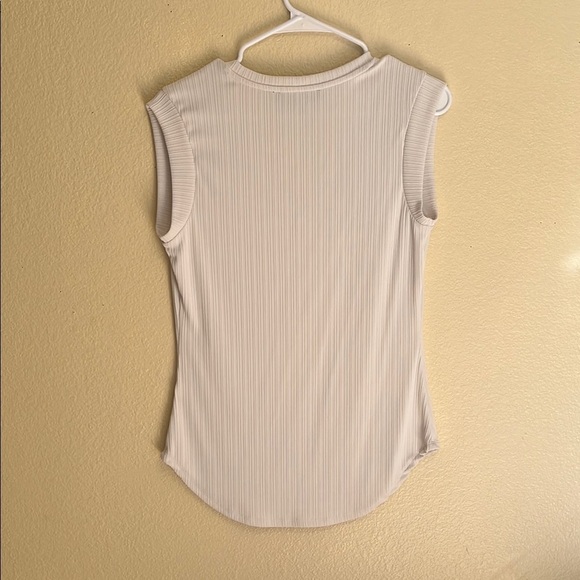 RACHEL Rachel Roy White Sleeveless Ribbed Pleated Blouse - Picture 3 of 3
